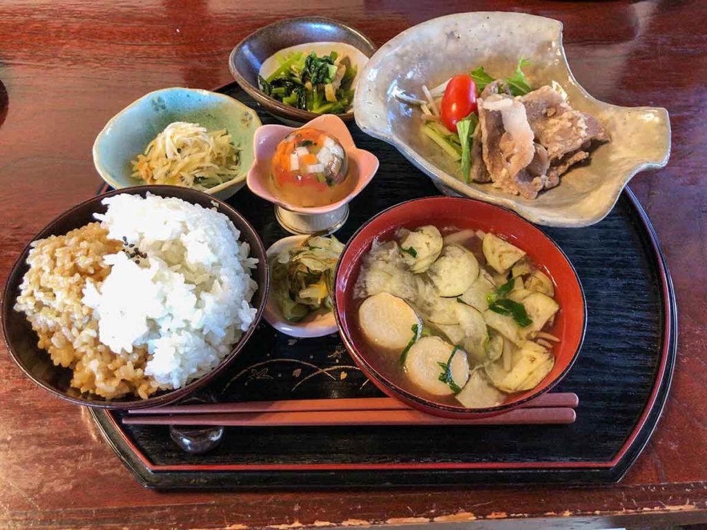 家庭料理菜ぁの塩麹焼きランチ